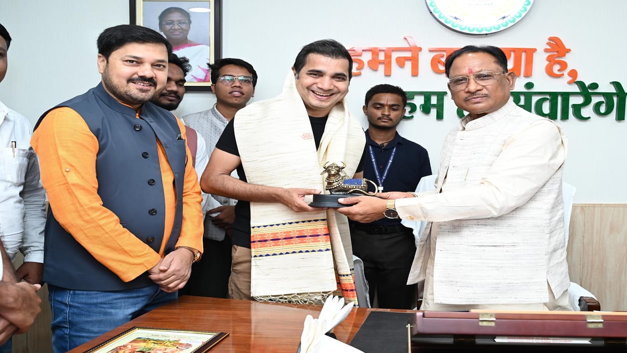 CG: Bhabhi Ji Ghar Par Hain fame Saanand 'Saxena' meets CM Sai; Discussion on film shooting in state