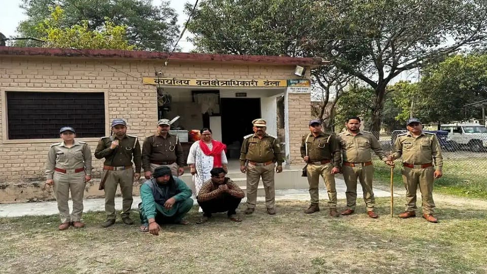 Smugglers cutting trees in Corbett area arrested in ramnagar