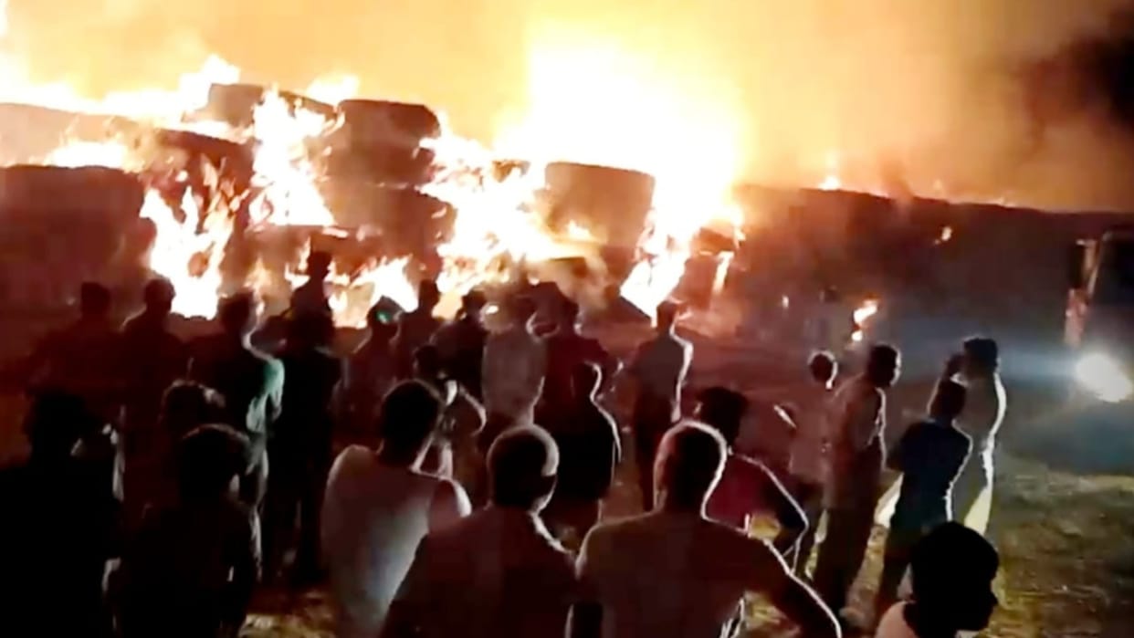 Fatehabad: Fire broke out in straw bales in Sinthala