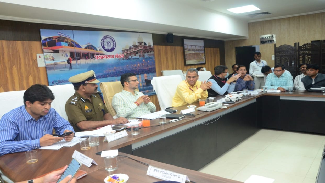 A new plan will be made for crowd management from railway station to Mahakumbh area, officials will brainstor