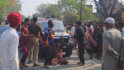 Villagers attacked the police team that went to arrest the accused in Lakhimpur kheri