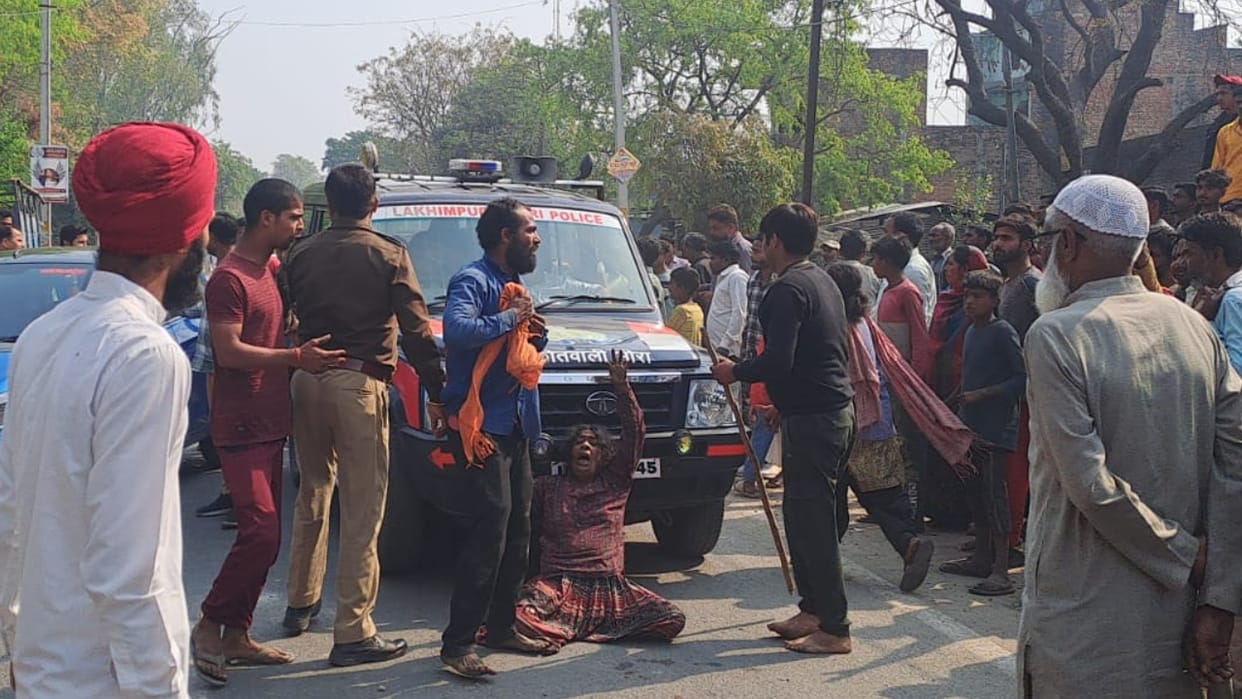 Villagers attacked the police team that went to arrest the accused in Lakhimpur kheri