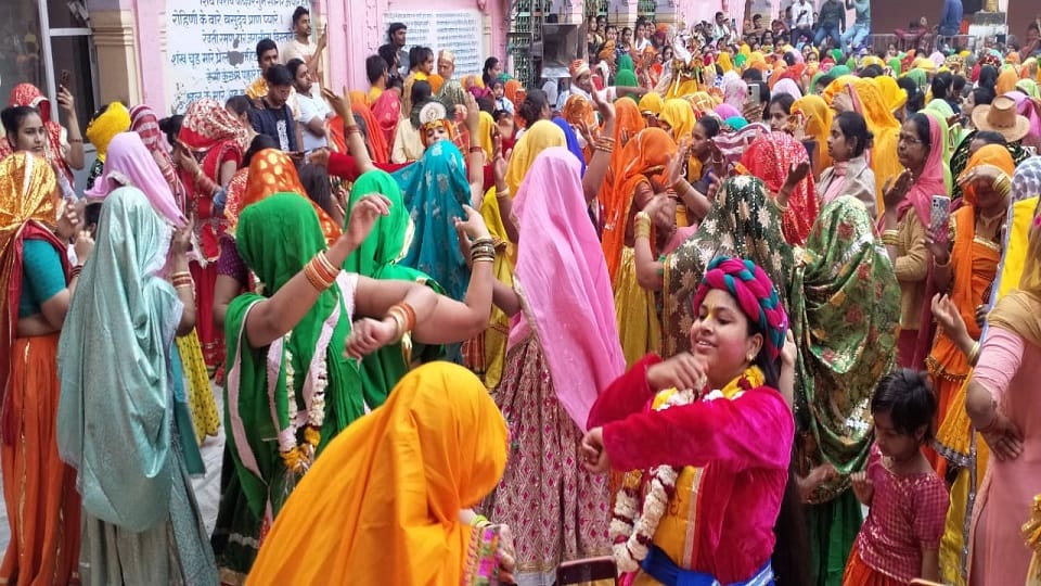 Crowds gathered to see the dance of King Dauji of Braj Maharasas dance These pictures