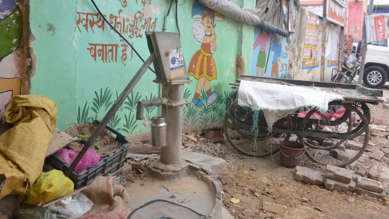 World Water Day special Water level is going down by 1 meter every year in kashi