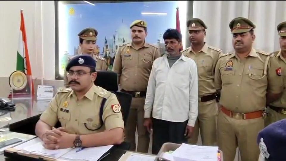kidnappers had called the businessman on the pretext kidnapped him in Agra freed by police