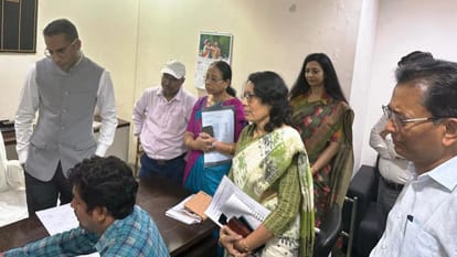 CG News: कोषालयों में सरकारी विभागों के बिलों को मिलेगी ऑनलाइन मंजूरी, फटाफट होगा काम, इस तारीख से होगा लागू CG News: government departments Bills will get online approval, work will be immediately
