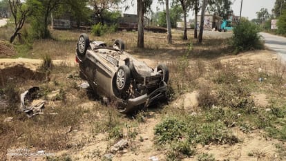 Aligarh News: कार अनियंत्रित होकर पलटी, बरेली से गोंडा आ रहा युवक गंभीर घायल car went out of control and overturned