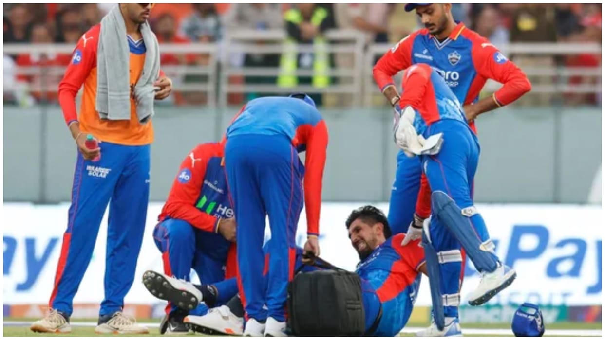 Ishant Sharma twists his ankle during PBKS vs DC IPL 2024 Match, limps off the field in pain
