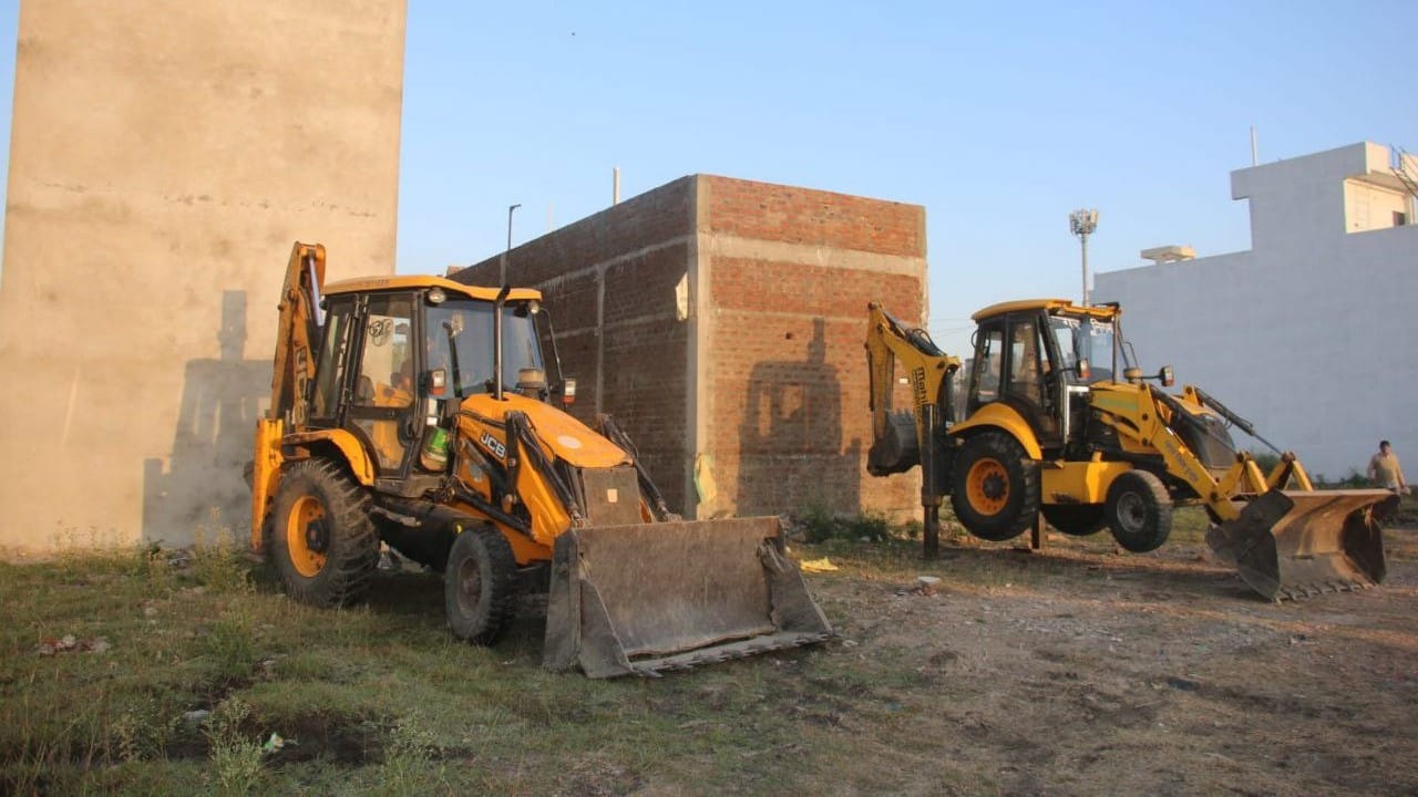 BJP MLA Usha Thakur stopped the team that arrived to remove encroachment