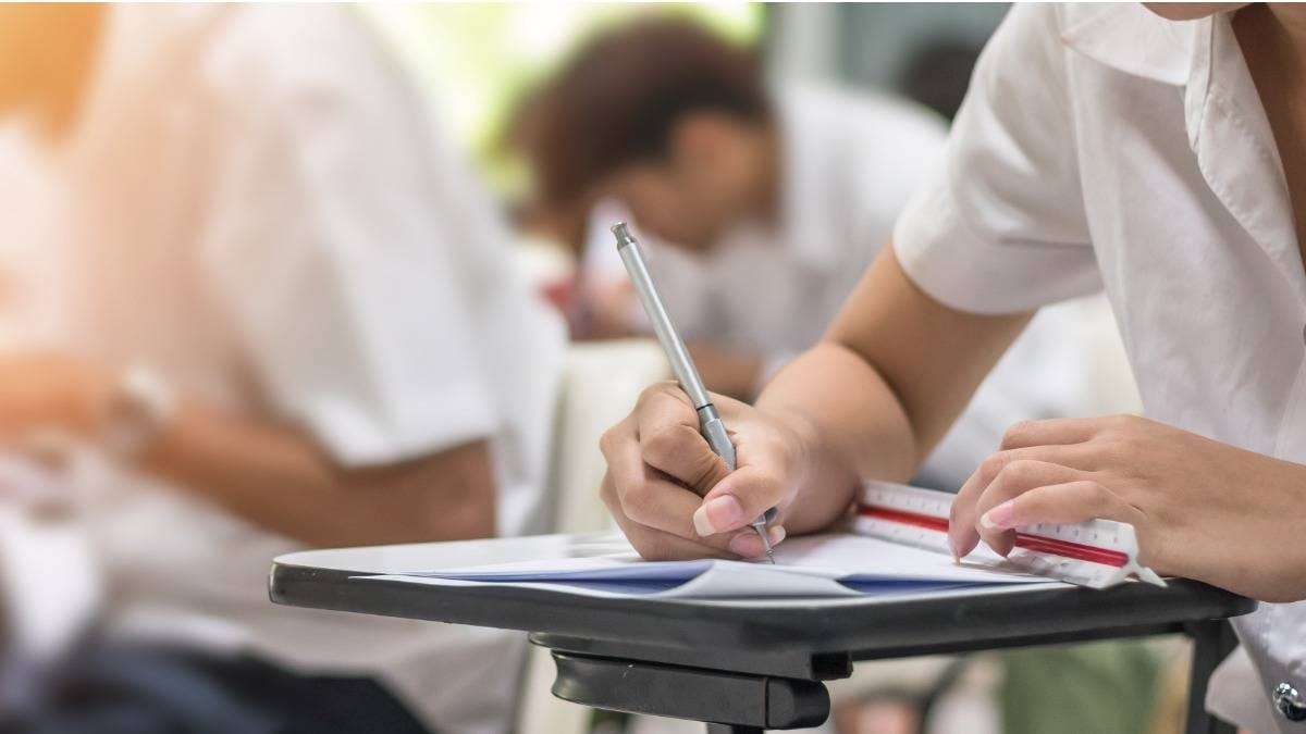 Medical college scandal, Video of writing copies of MBBS exam goes viral,Written in Saraswati Medical College