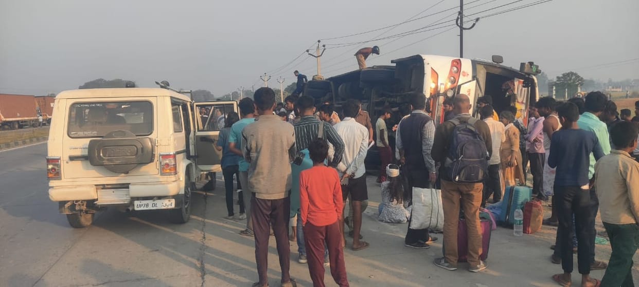 Fatehpur Accident, Bus full of passengers overturned, accident happened due to driver dozing off, 102 passenge