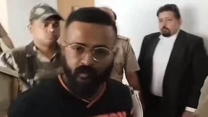 कोर्ट में सुकेश चंद्रशेखर