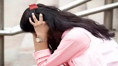 UP: In one-sided love young man attacked married woman with knife, seriously injured in attack