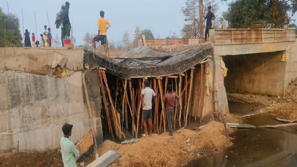 Bridge under construction collapsed Congress alleged corruption in Bijapur