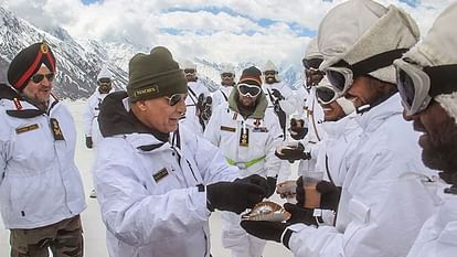 Defence Minister Rajnath Singh to play Holi with security forces personnel deployed at Siachen Glacier