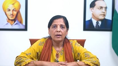 Delhi Chief Minister Arvind Kejriwal wife Sunita Kejriwal will issue a press statement today live update