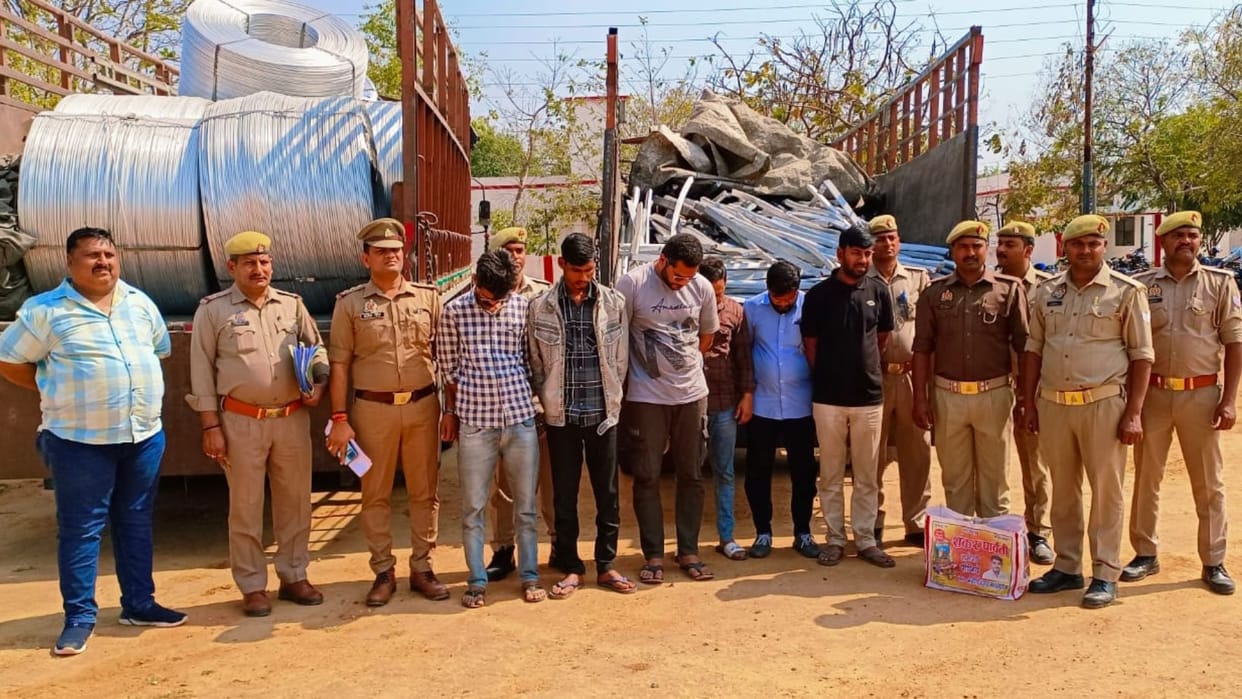 Sonbhadra Police recovery Truck with aluminum worth 1.60 crore rupees six accused arrested