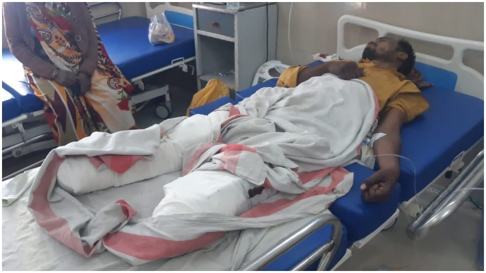 A young man coming to Damoh on Holi fell from the train both legs chopped off