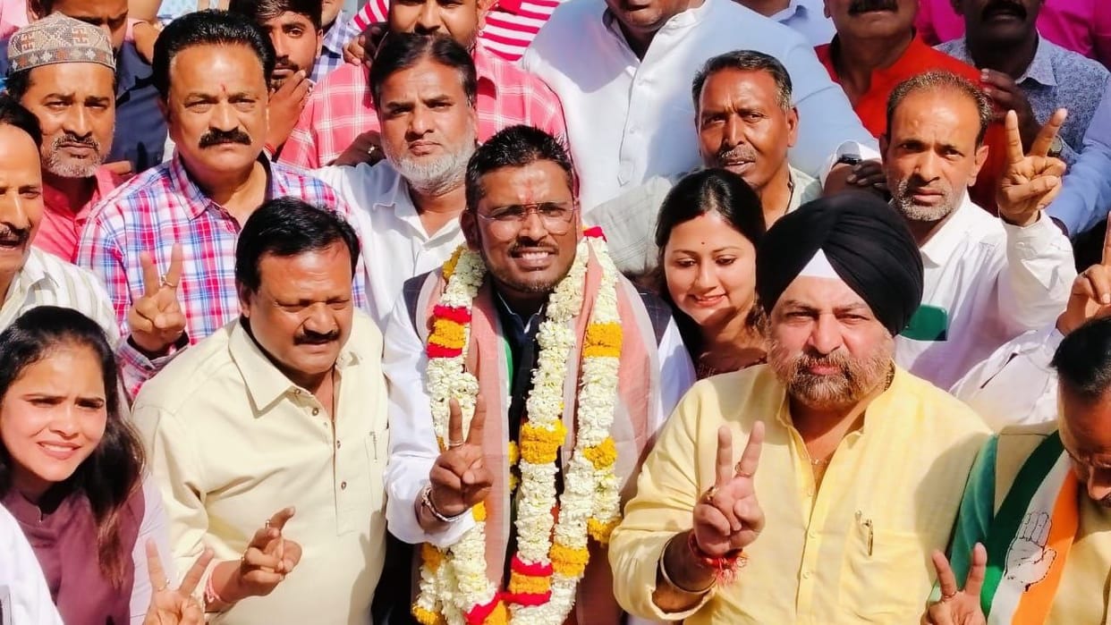akshay kanti bam kailash vijayvargiya loksabha election indore 2024