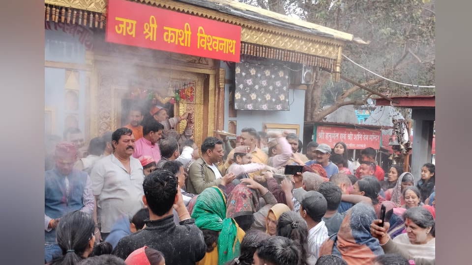 Uttarakhand Bhasm Holi 2024 Devotees Played Ashes Bhasma Holi in Uttarkashi Kashi Vishwanath Temple