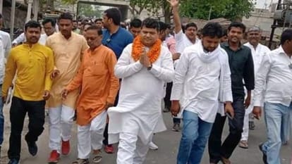 Muzaffarpur Lok Sabha : हारने वाले ने जीतने वाले से छीन लिया टिकट; मुकेश सहनी को छोड़ भाजपा में आए थे राजभूषण Bihar News : Lok Sabha Election 2024 rajbhushan nishad replaced bjp mp ajay nishad Muzaffarpur lok sabha seat