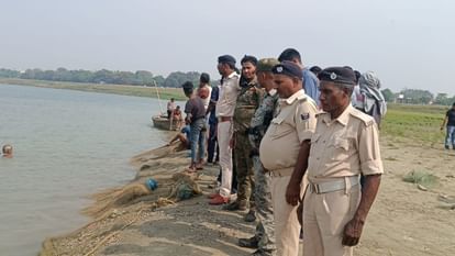 Bihar News: Nanad and Bhabhi had gone to take bath in Ganga in Munger, drowned, divers took out both bodies