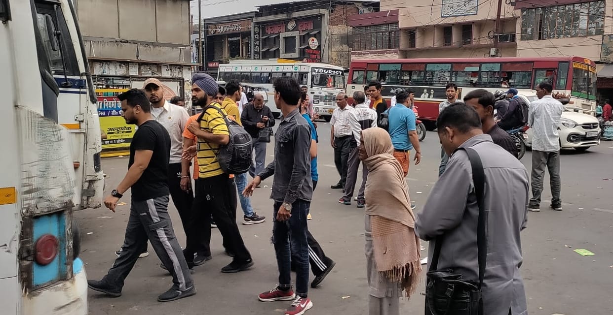 Holi 2024: Crowd of passengers gathered in roadways buses and trains going from Uttarakhand