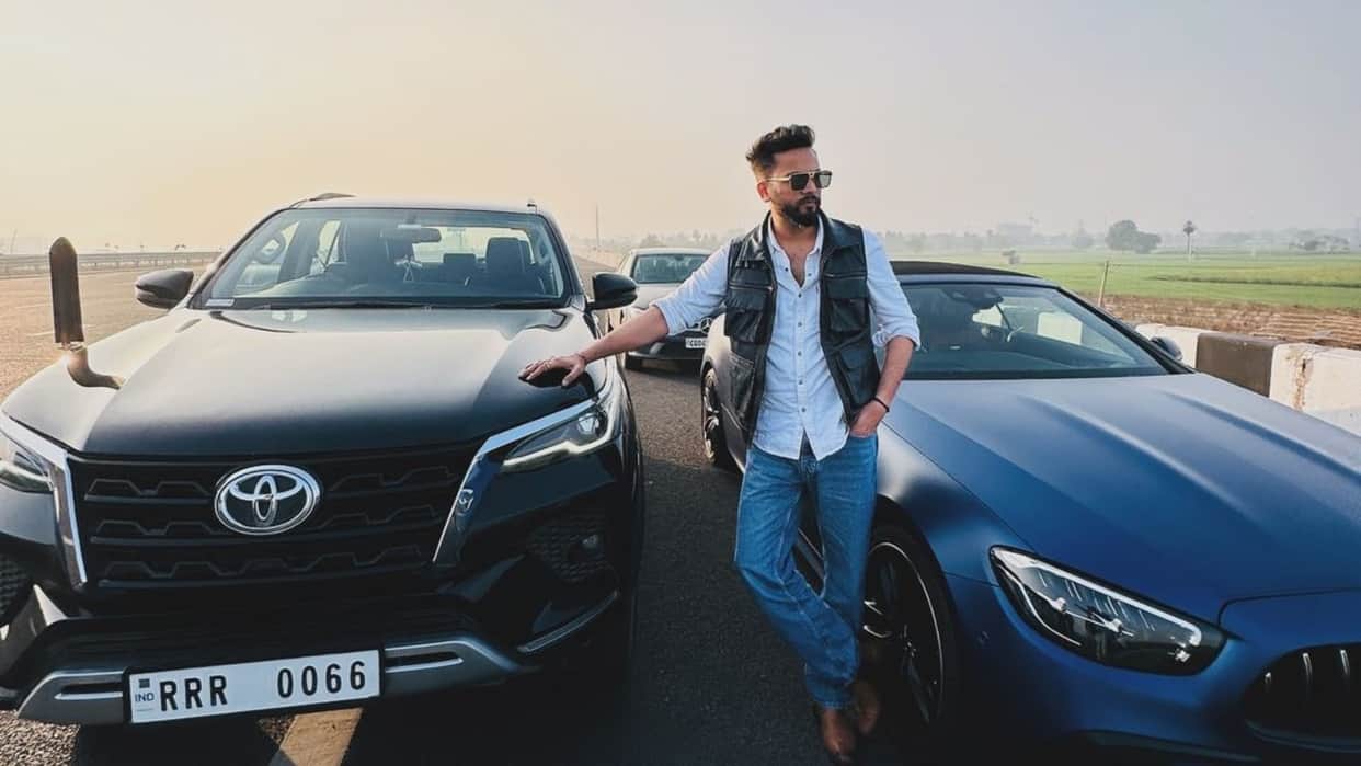 Elvish Yadav posted photos with cars After getting bail and wrote Time is invisible but it makes you see a lot