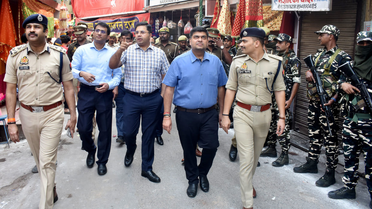 Police will be deployed at one thousand houses and 500 shops