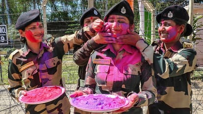 Holi 2024: Holi celebration in Jammu Youth  play with colours during Holi celebrations