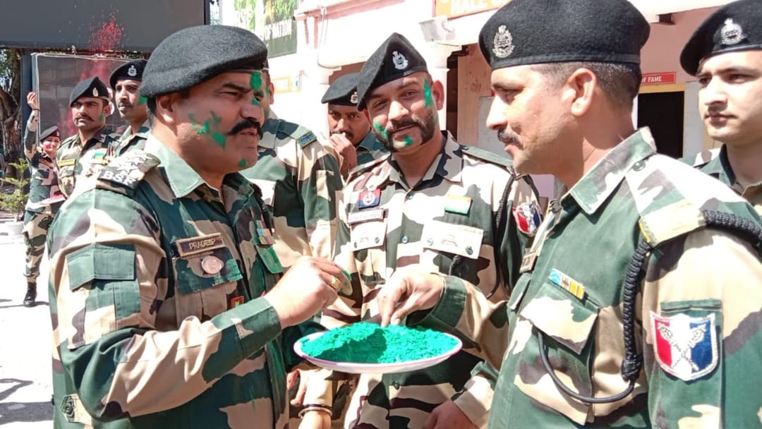 holi 2024 in jammu kashmir ladakh celebrates jawans on ib loc lac Rajnath Singh addresses Armed Forces personn