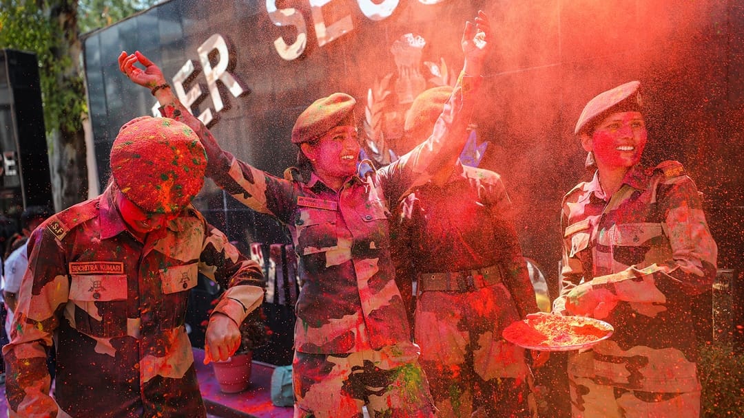 holi 2024 in jammu kashmir ladakh celebrates jawans on ib loc lac Rajnath Singh addresses Armed Forces personn