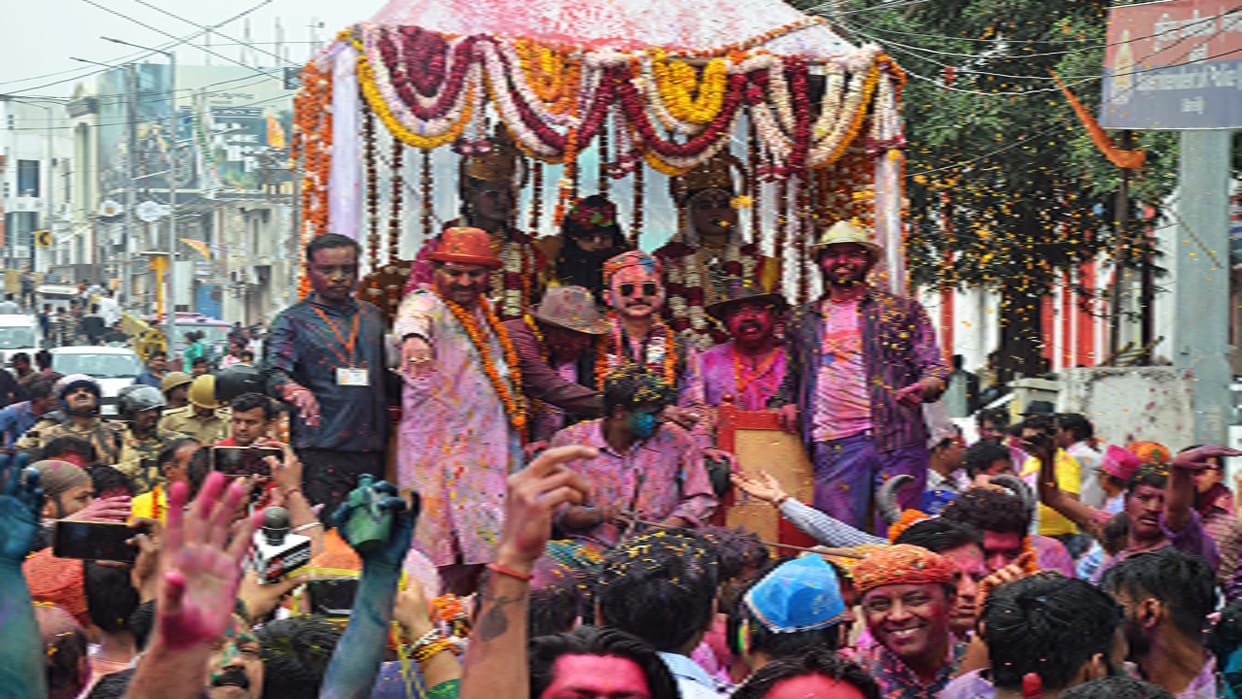 Huliyare dance in Ram Baraat in Bareilly