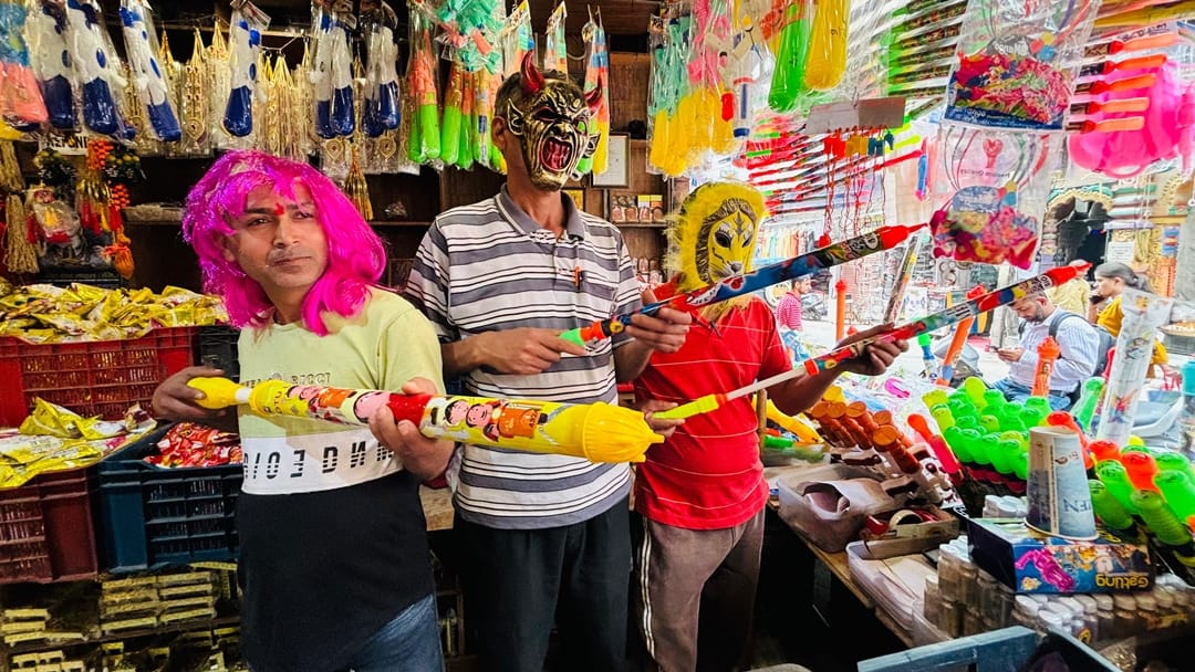 Jammu This time Holi in political colors masks sold color refill gun and color spray sold