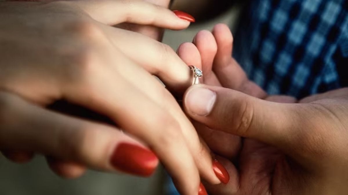 Lover refused to marry, the girl reached the police station with her parents, the police sent her after making