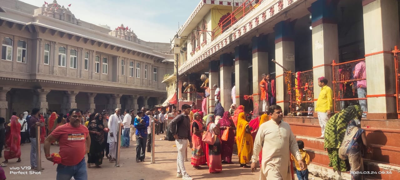 Maa Vindhyavasini Temple Visited devotees on Phalgun month 2024