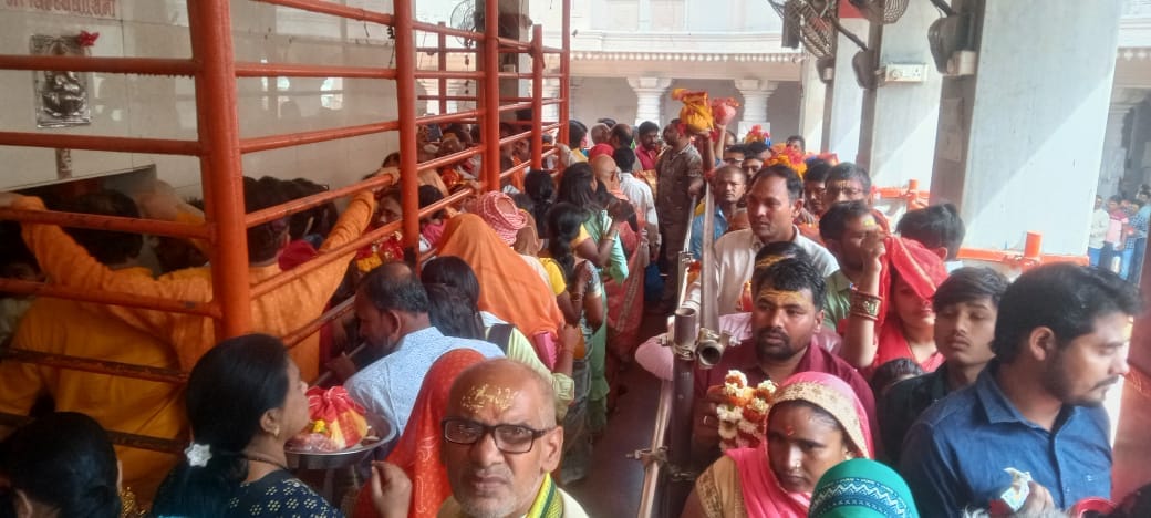 Maa Vindhyavasini Temple Visited devotees on Phalgun month 2024