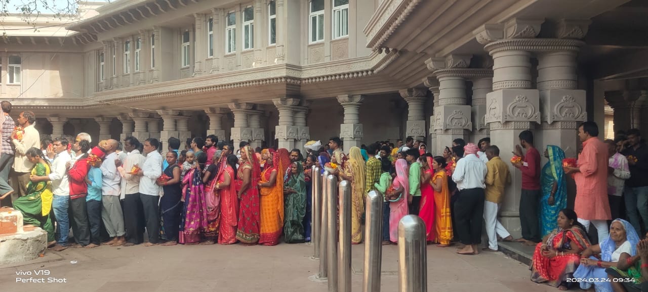 Maa Vindhyavasini Temple Visited devotees on Phalgun month 2024
