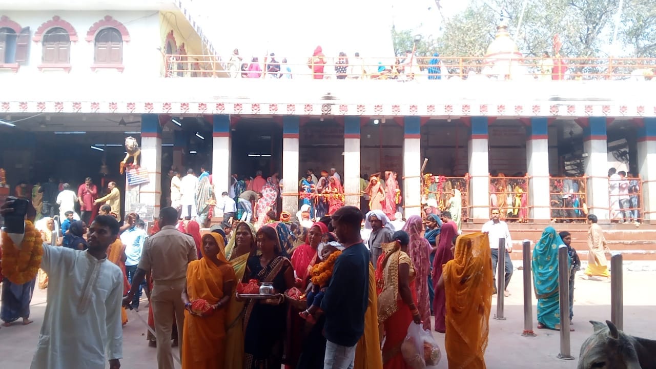 Maa Vindhyavasini Temple Visited devotees on Phalgun month 2024