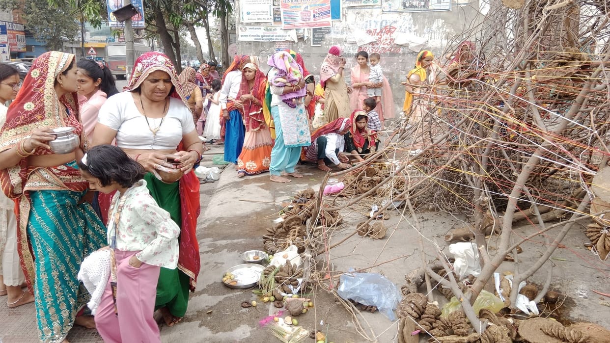 Holi celebrated with great pomp in Jhajjar, Women worshiped