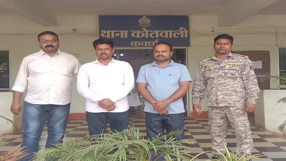 पुलिस की गिरफ्त में आरोपी