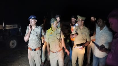 Mathura: पुलिस मुठभेड़ में दो चोर गिरफ्तार, ट्रैक्टर संग दो बाइक बरामद; एक के पैर में लगी गोली Two thieves arrested in police encounter two bikes along with tractor recovered one shot in leg