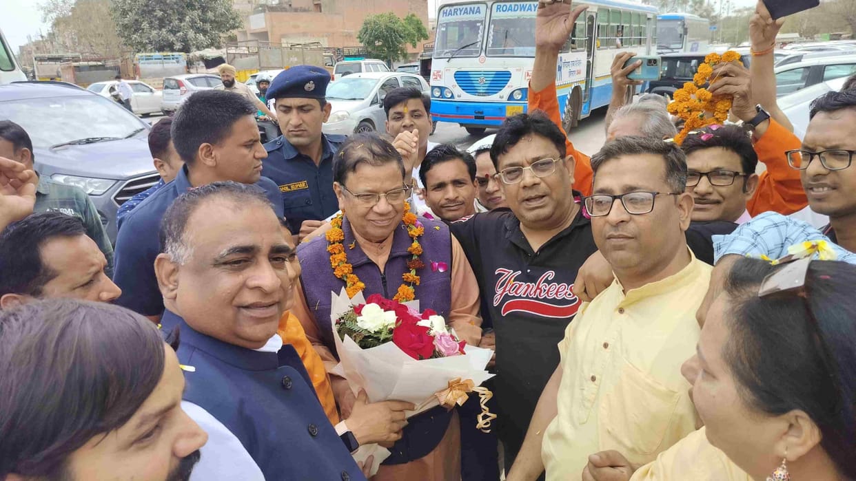 Health and Civil Aviation Minister Dr. Kamal Gupta was welcomed on his arrival in hisar