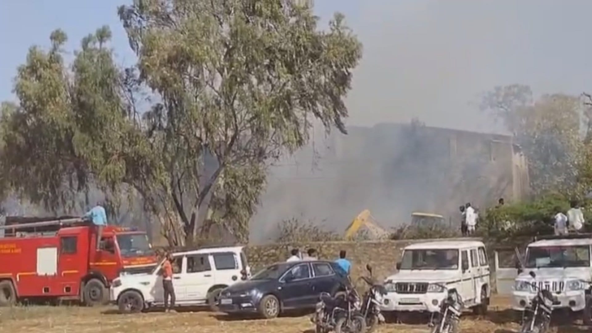 Ajmer: Massive fire broke out in a wooden warehouse near Madar railway station, loss worth lakhs