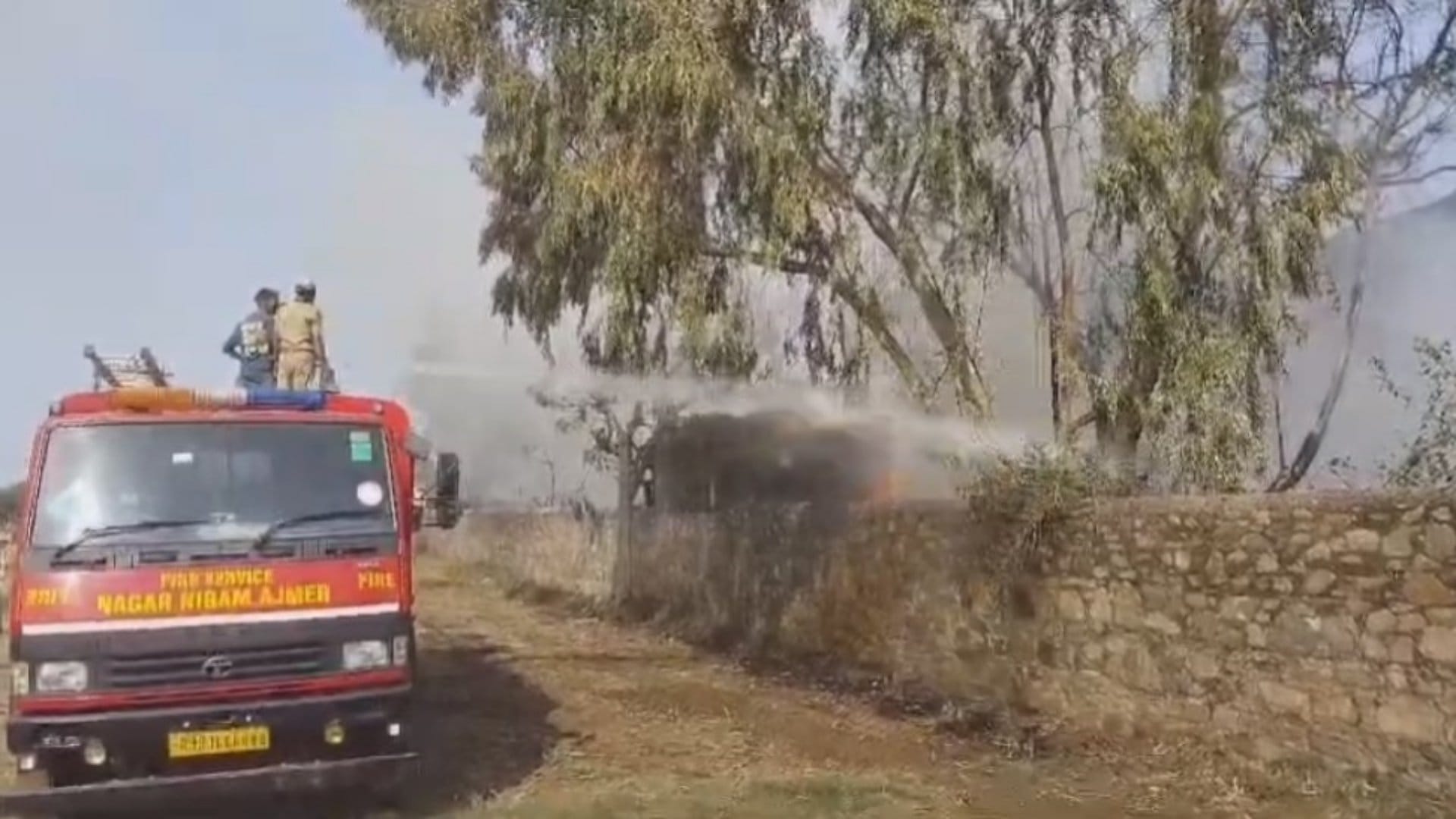 Ajmer: Massive fire broke out in a wooden warehouse near Madar railway station, loss worth lakhs