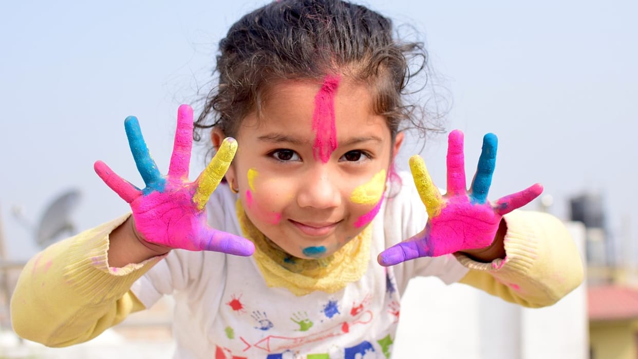 Holi 2024 how to protect skin of you child on holi festival in hindi