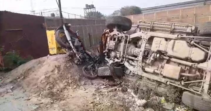 Bihar News: Road accident in Patna, two dead; Speeding car hits bike; huge uproar in protest