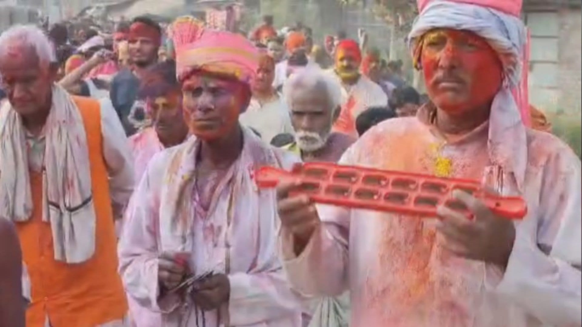 Bihar: Unique Holi is being played in Matihani village of Begusarai for 100 years, Holi of Mathura-Vrindavan
