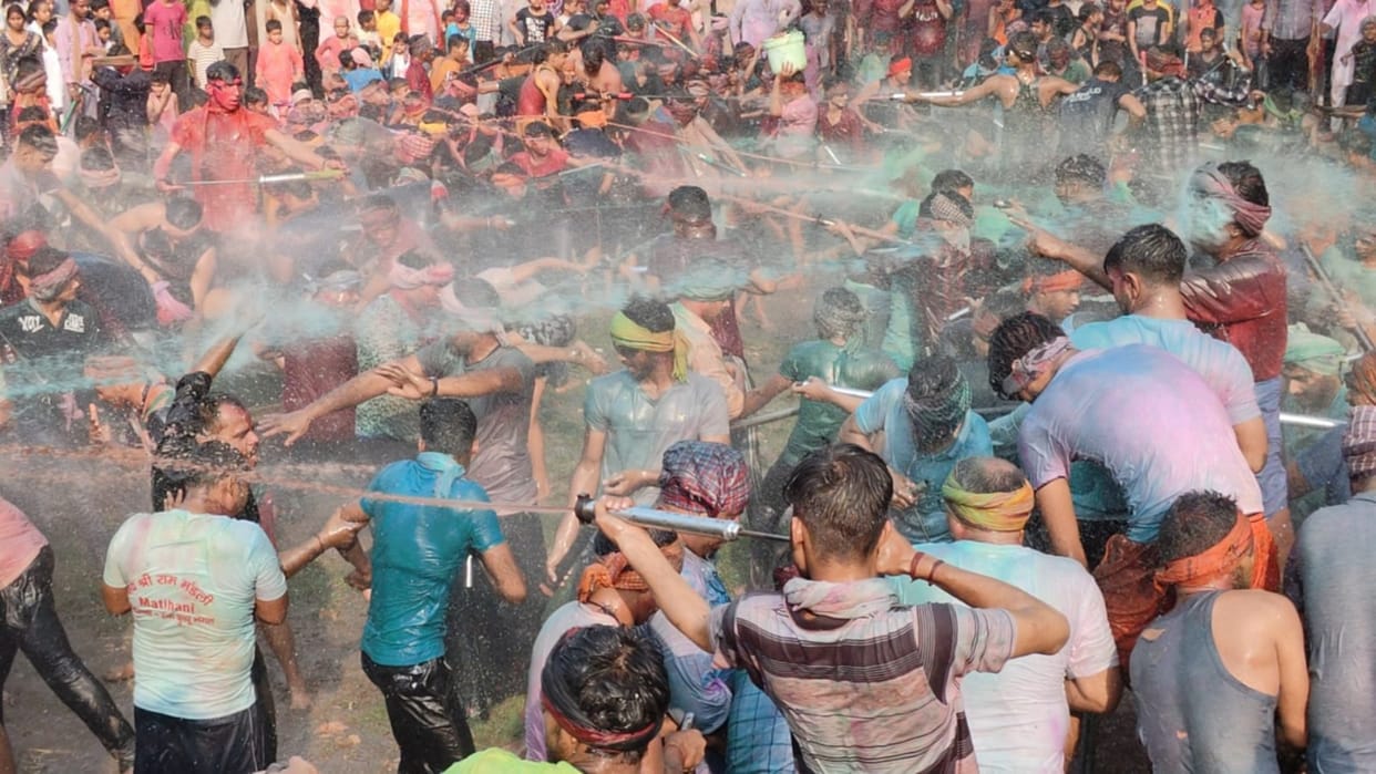 Bihar: Unique Holi is being played in Matihani village of Begusarai for 100 years, Holi of Mathura-Vrindavan