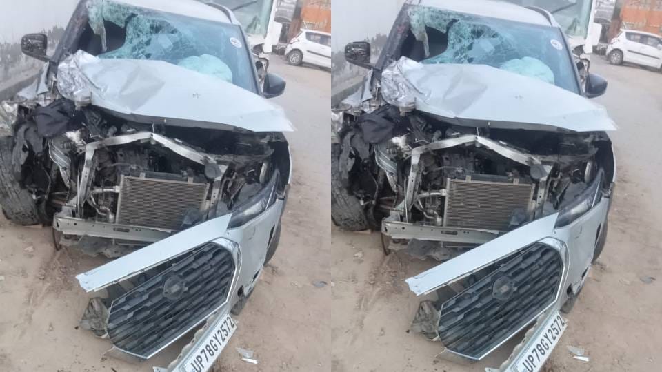 four people died in road accident in mathura who going to played holi
